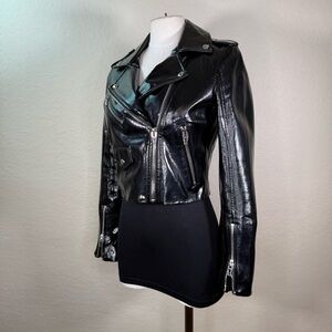 BLANK NYC Faux Vegan Patent Leather Moto Biker Cropped Bomber Jacket Size XS EUC